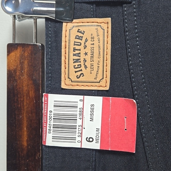 Levi Signature Bootcut Black Jeans NWT - Picture 6 of 8